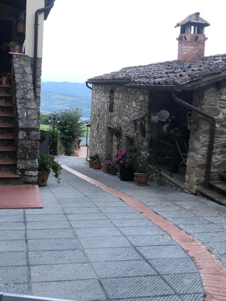 Il Borghetto Di Carra Apartment Talla Exterior photo