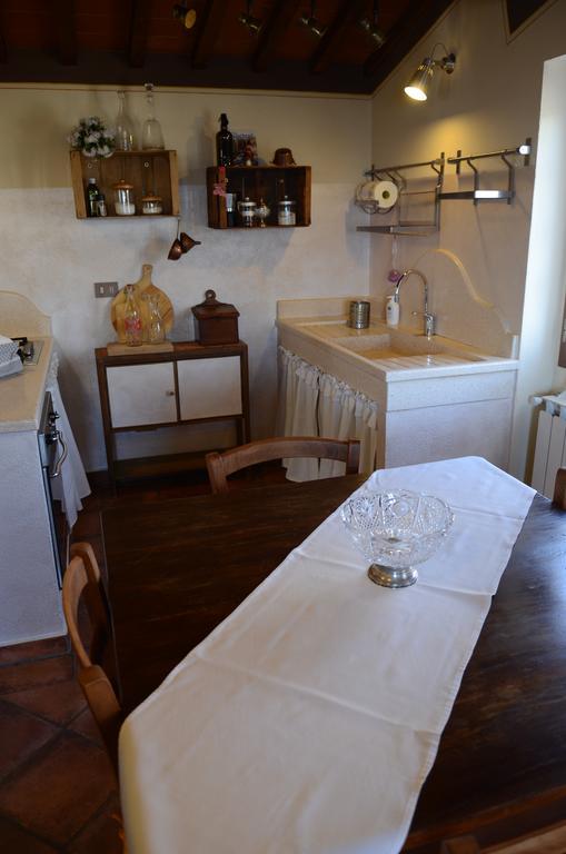 Il Borghetto Di Carra Apartment Talla Exterior photo
