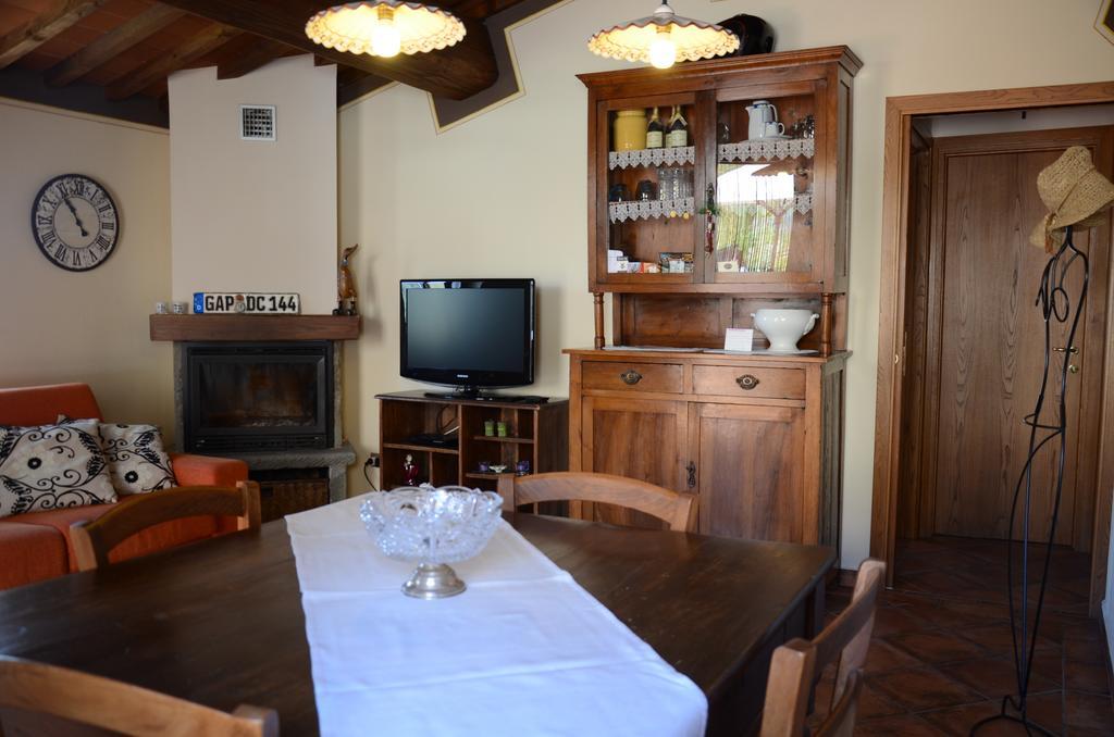 Il Borghetto Di Carra Apartment Talla Exterior photo