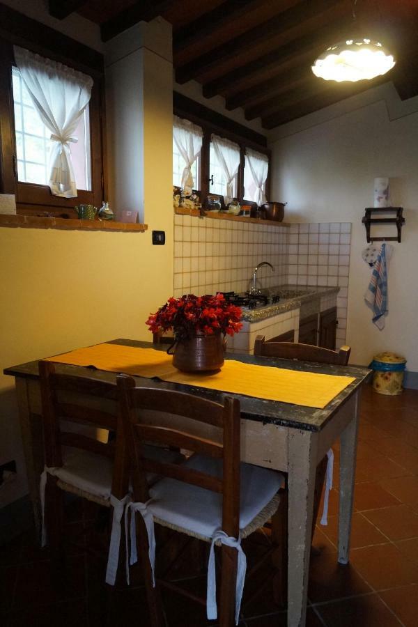 Il Borghetto Di Carra Apartment Talla Exterior photo